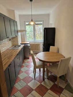 3 izbovy priestranny byt z zahradou