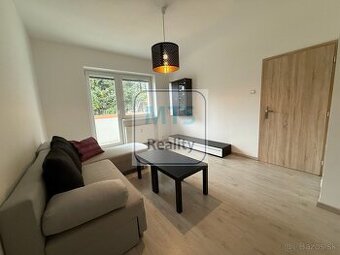 Ponúkame Vám do prenájmu 1 – izbový byt s balkónom v centre 