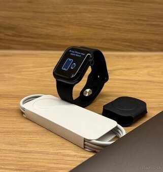 Apple Watch 11 42mm Jet Black - neaktivované