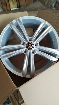 18" alu VW Tiguan originál 100 % stav.