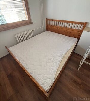 Manželská posteľ z masívu - drevo 160cm ikea