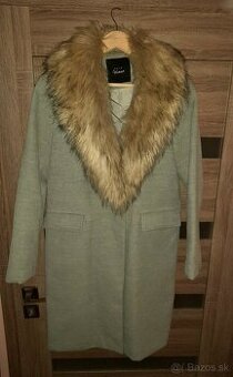Elegantný dámsky kabát s kožušinou