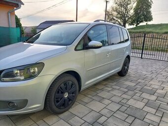 Volkswagen touran 1.6 77kw TDi,dsg 7stupňový.