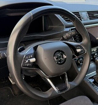 Superb 3 volant