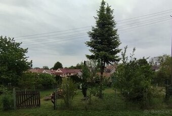 Pozemok Dubovce