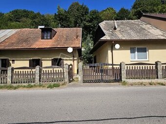Dve chalúpky za jednu cenu neďaleko termálneho kúpali…