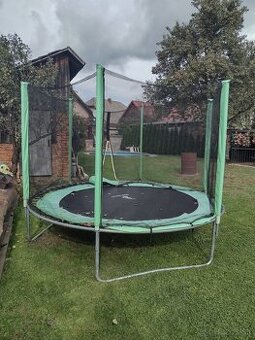 Trampolína