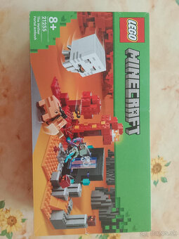 Lego Minecraft 21255 Prepadnutie do portálu