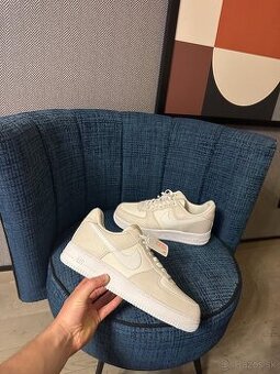Nike Air Force 1 Summit White - veľkosť 43