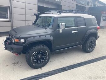 Toyota FJ Cruiser 4,0i V6 Top stav - 1