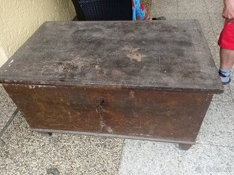 Starožitna truhlica velka