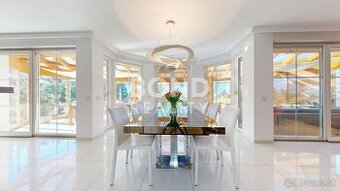 Priestranný 6-izbový rodinný dom so záhradou a bazénom v Str - 1