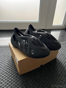 Adidas Yeezy Foam RNR Onyx