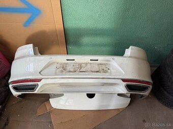 Zadný Naraznik VW Passat B8 sedan kufor kufrove dvere