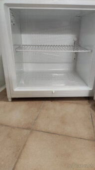 Mala mraznicka ZANUSSI