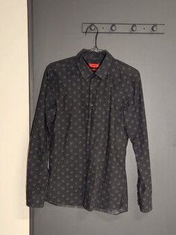 Košeľa Hugo Boss s jemným vzorom