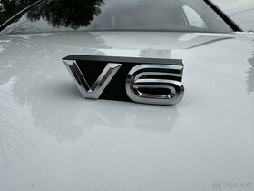 Strieborný V6 znak - 1
