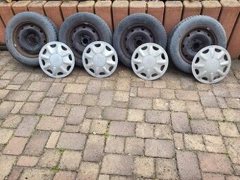 Predam 14" plechové disky 8x pneu boli na Peugeot 306
