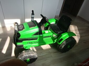 Elektrický traktor