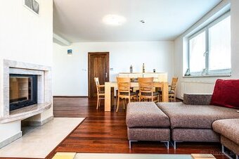 Na predaj veľký 3-izbový apartmán s krbom, Tatranská Lomnica