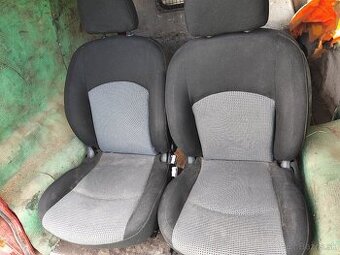 Peugeot 206 sedačky
