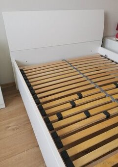 Posteľ s roštom 120x200 cm