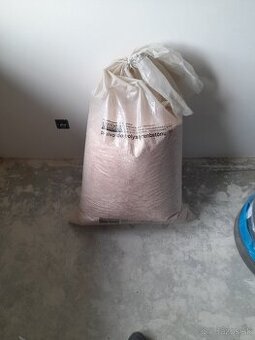 Ekostyren - prisada na odlahcenie betonu