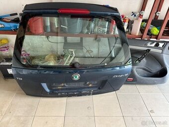Zadný kufor 5 dvere zadná kapota octavia II 2