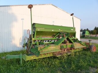 Secí kombinace Amazone včetně podvozku