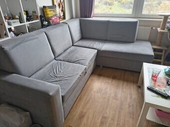 Predam rohovu sivú sedacku