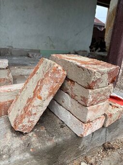 Darujem tehlu zo starého domu