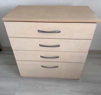 Predám ručne robenú komodu so 4 zásuvkami