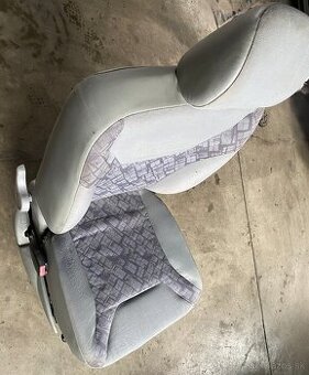 šoferova sedačka Opel Vivaro Renault Trafic -2014