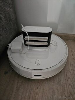 Roboticky vysavac s mopom