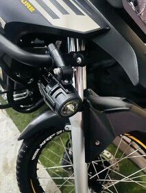 Prídavné LED svetlo na motorku - 1