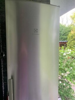 Chladnička electrolux