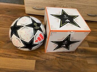 Futbalová lopta Adidas UCL replica veľ.5