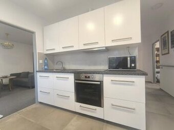 Príjemný 3 izbový byt s balkónmi na PREDAJ - KOMÁRNO  ksk-15