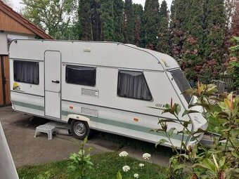 Karavan Delta 463D v dobrom stave, s veľkou markízou + strie