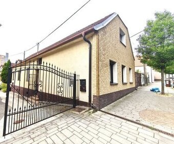 Na predaj - 4-izbový rodinný dom, ul. Alstrova, Bratislava I