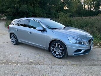 Predám Volvo V60 D5 AWD r-design