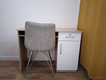 Písací stôl
