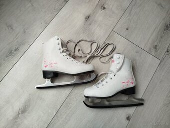 Dievčenské korčule na ľad