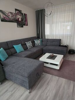 Konferenčný stolik