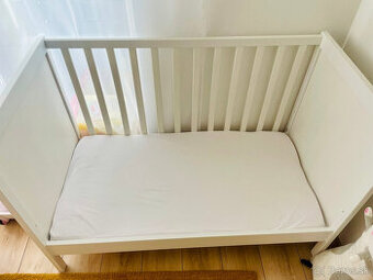 Detská posteľ Sundvik 120 x 60 aj s príslušenstvom