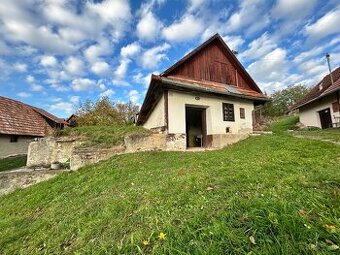 Ponúkam na predaj viničný dom s pivnicou v tichom prostredí