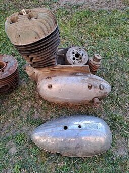 Motor jawa 250 559 panelka 2