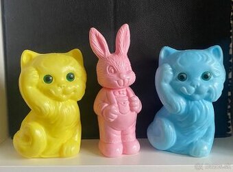 Stare plastove hracky macicka zajacik