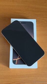 Apple iPhone 16 Pro Max 256GB čierny, zlatý - 1