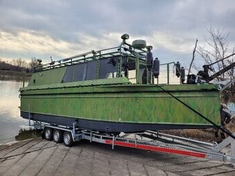 Kabínková hliníková loď